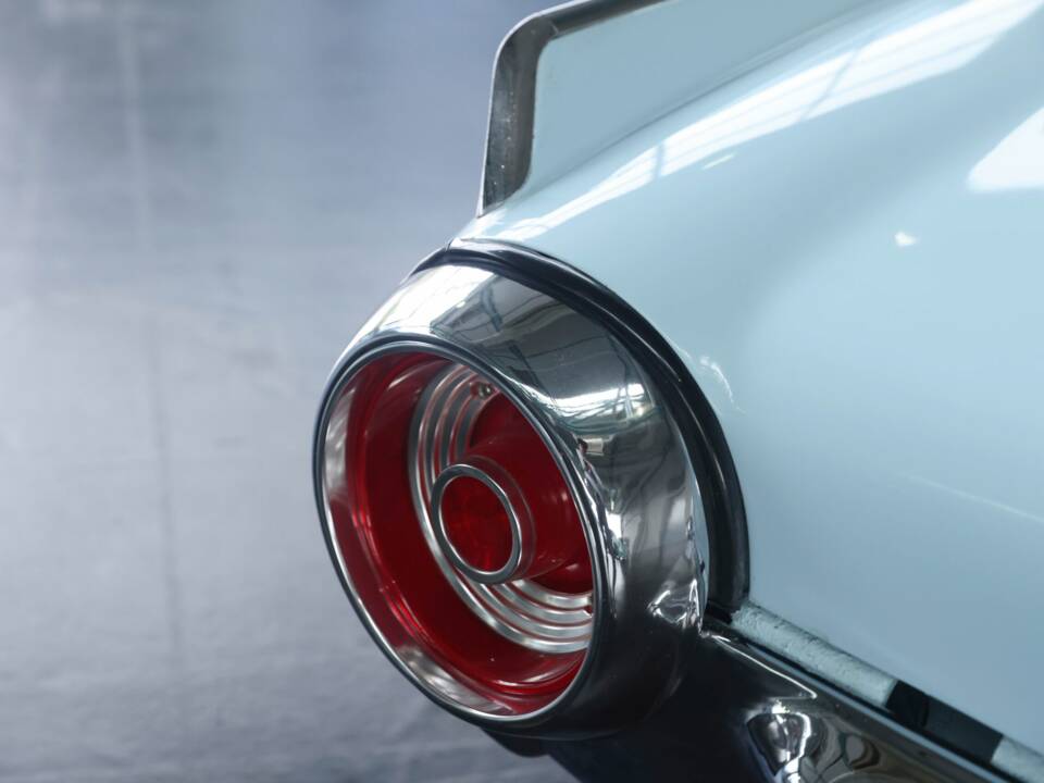 Immagine 50/50 di Ford Thunderbird (1962)