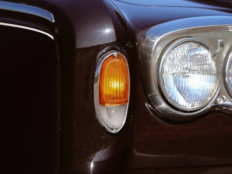 Immagine 35/196 di Bentley T 2 (1978)
