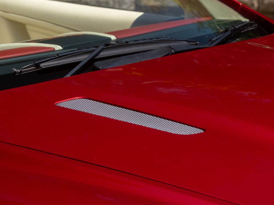 Image 37/50 of Aston Martin DB 9 Volante (2006)