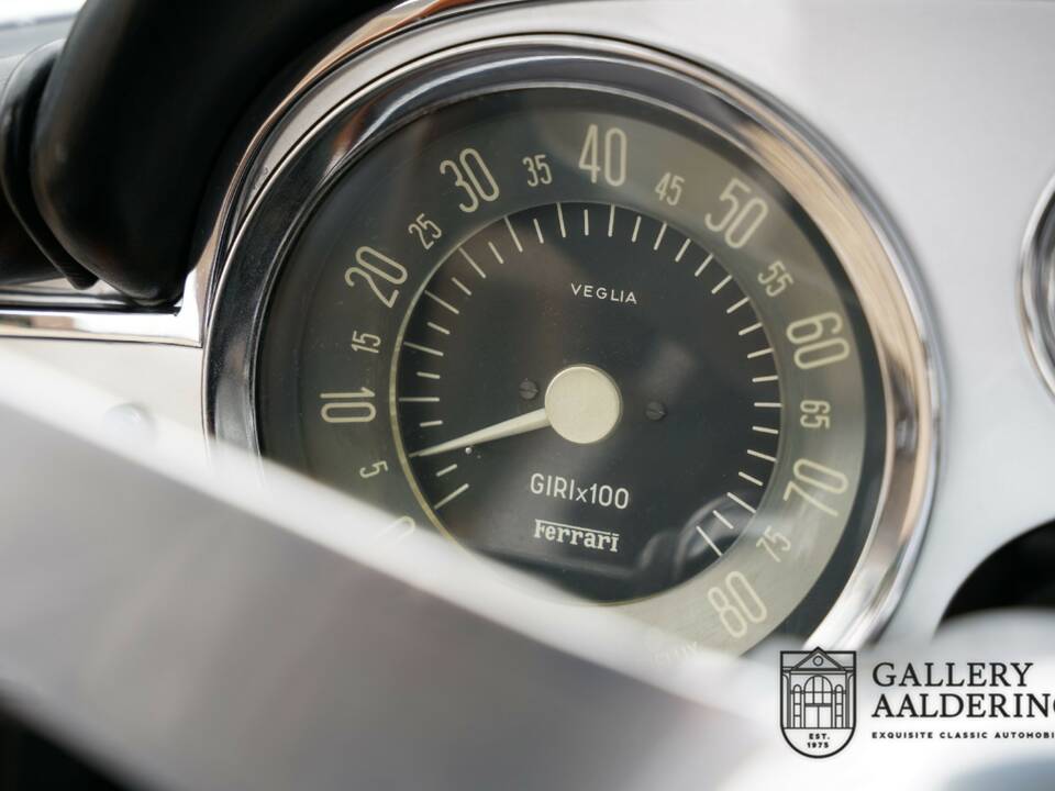 Afbeelding 25/50 van Ferrari 250 GTE (1964)