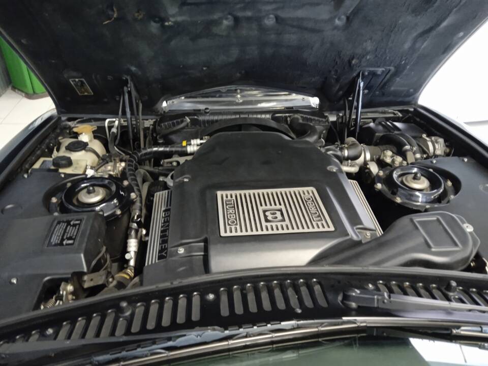 Image 15/16 of Bentley Azure (1997)
