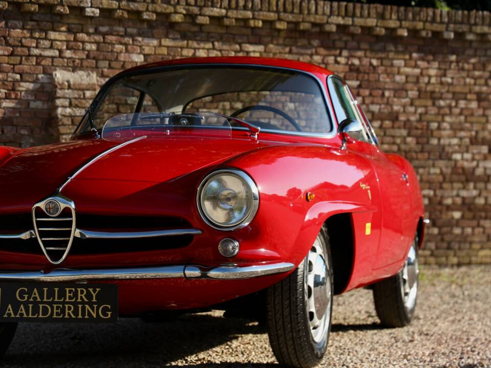 Image 33/50 of Alfa Romeo Giulietta Sprint Speciale (1961)