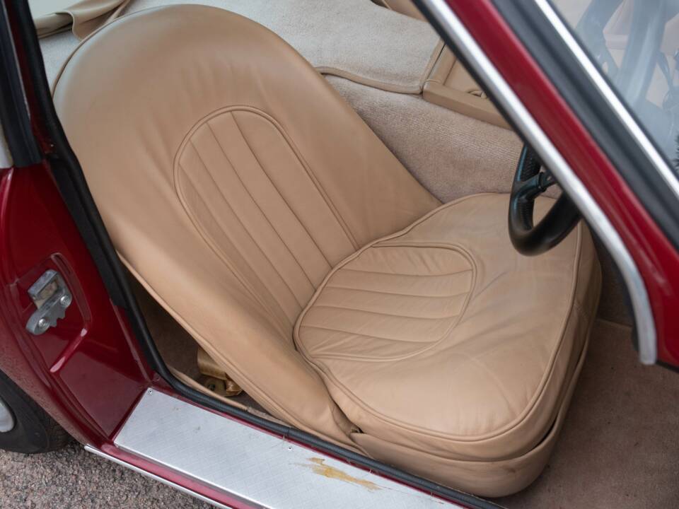 Image 31/50 of TVR Vixen Series 1 (1968)