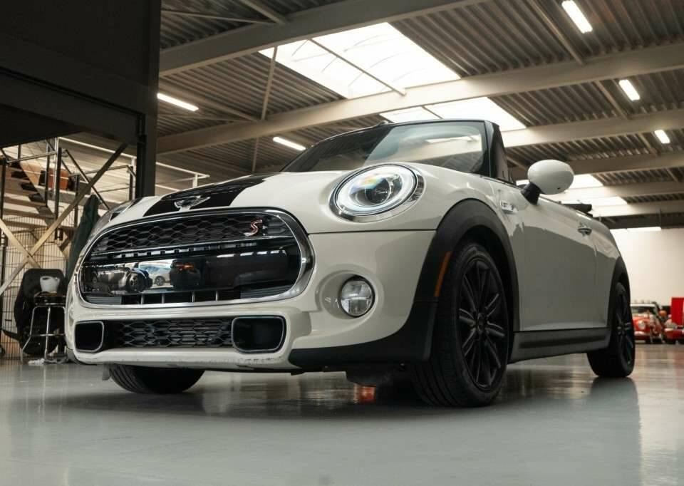 Image 35/50 de Mini Cooper S (2018)