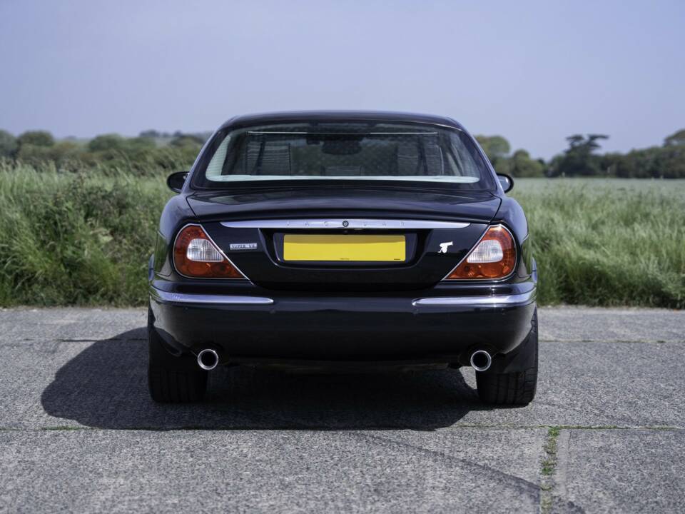 Obraz 15/50 pojazdu Jaguar XJR Super V8 (2004)