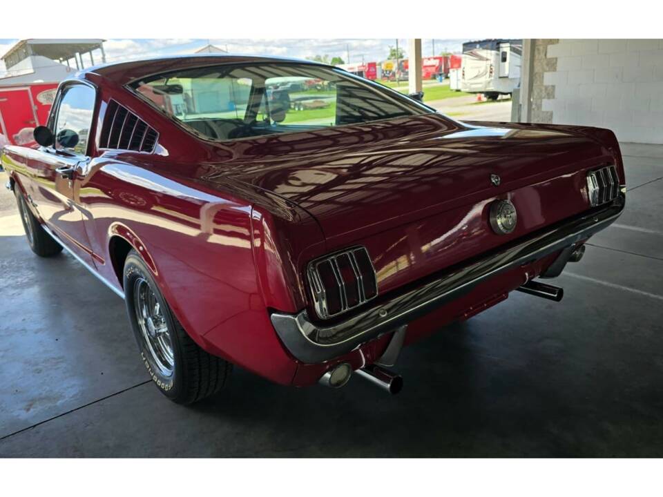 Image 14/50 de Ford Mustang 390 GTA (1966)