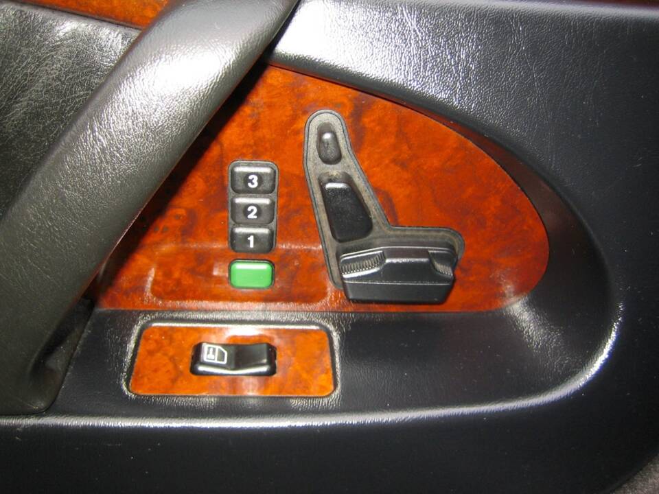 Image 37/45 of Mercedes-Benz 500 SEL (1992)