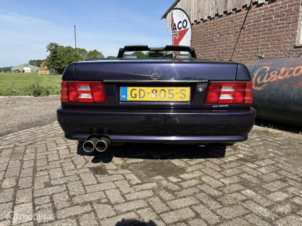 Image 32/40 of Mercedes-Benz 300 SL-24 (1990)