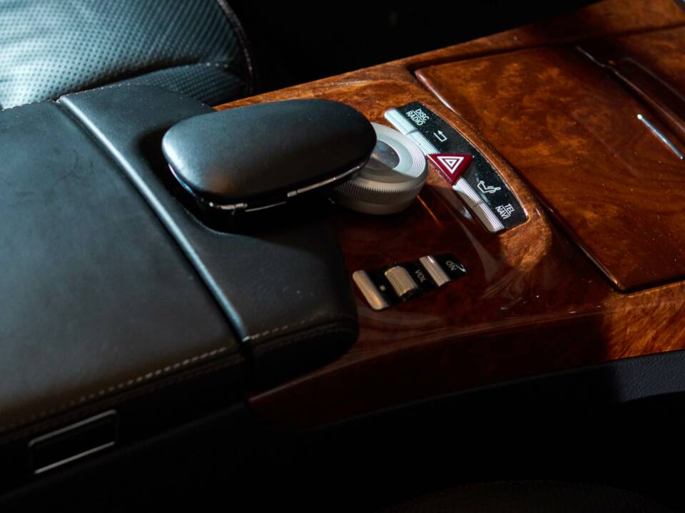 Image 38/128 de Mercedes-Benz S 500 BlueEFFICIENCY (2011)