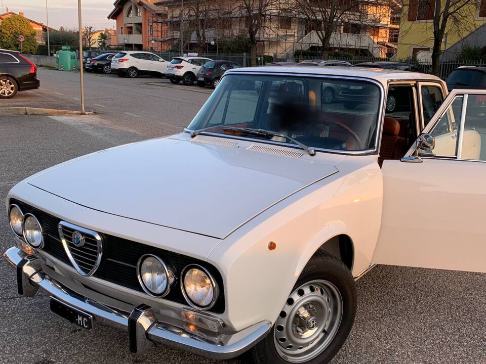 Bild 1/13 von Alfa Romeo 2000 Berlina (1973)