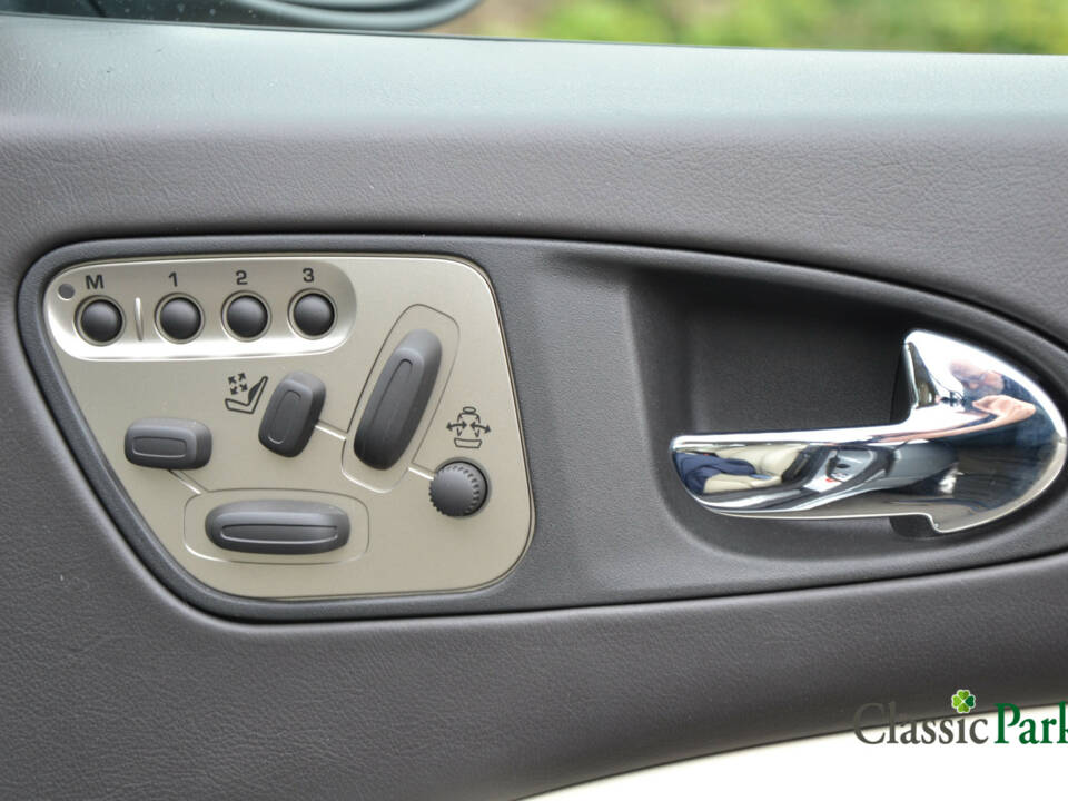 Image 20/50 de Jaguar XK 4.2 (2006)