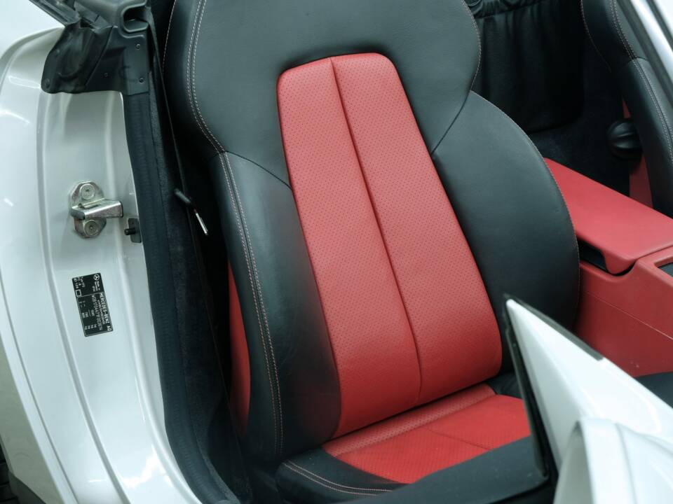 Immagine 26/50 di Mercedes-Benz SLK 230 Kompressor (1996)
