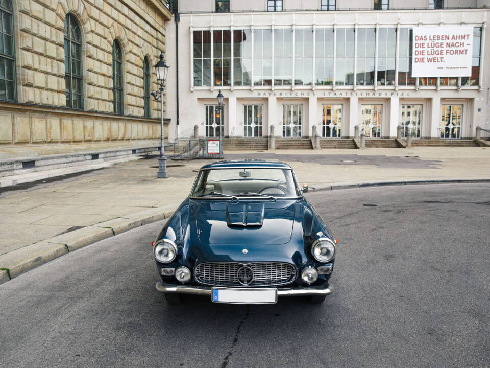 Image 41/58 of Maserati 3500 GTI Touring (1963)
