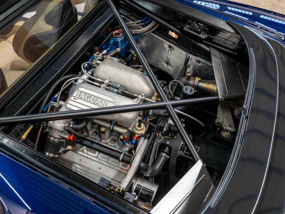 Immagine 30/46 di Jaguar XJ 220 (1993)