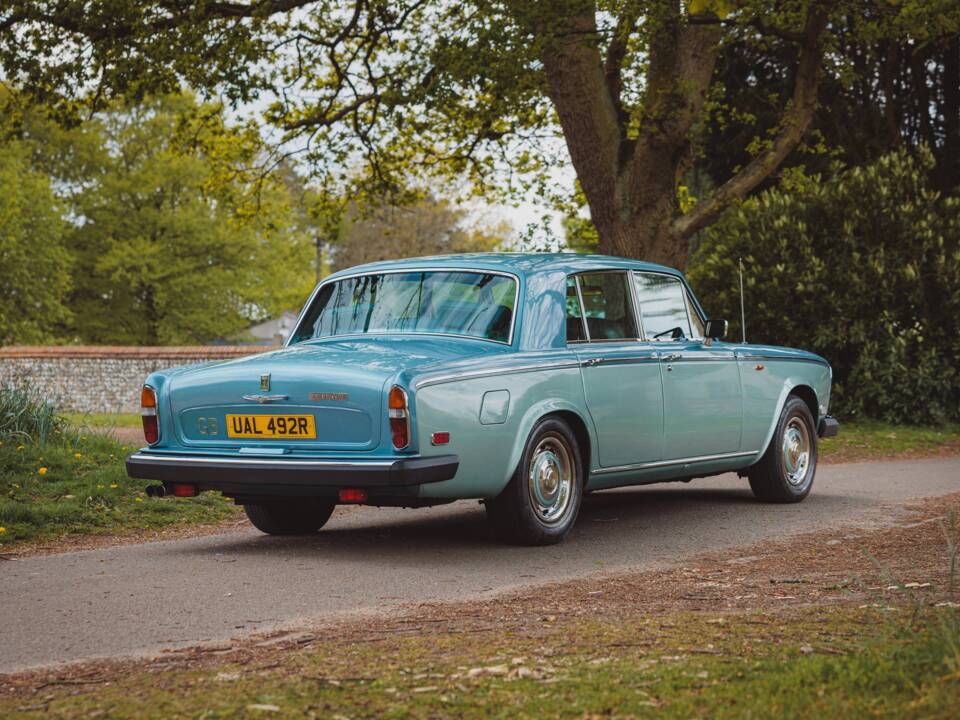 Image 29/42 of Rolls-Royce Silver Shadow II (1977)
