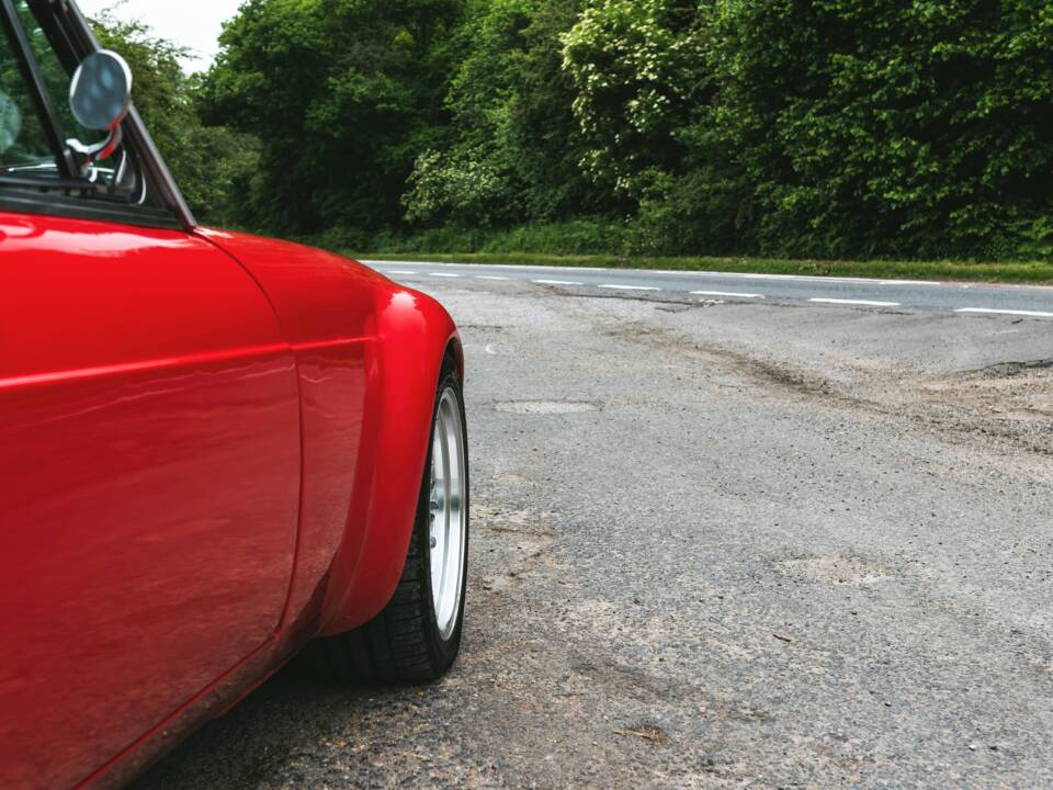 Image 25/50 of MG MGB GT V8 (1977)