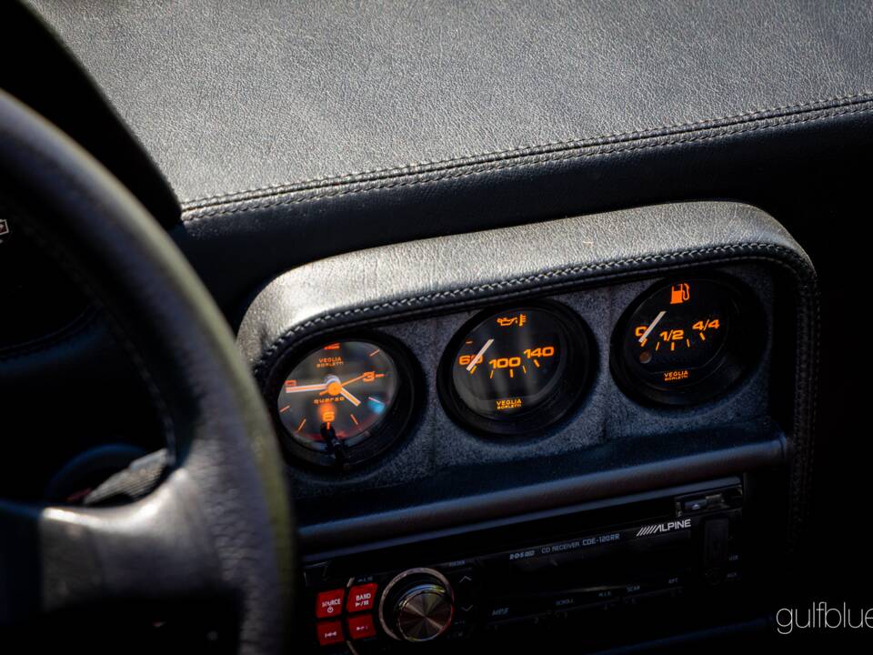 Image 32/73 of Ferrari 208 GTS Turbo (1989)