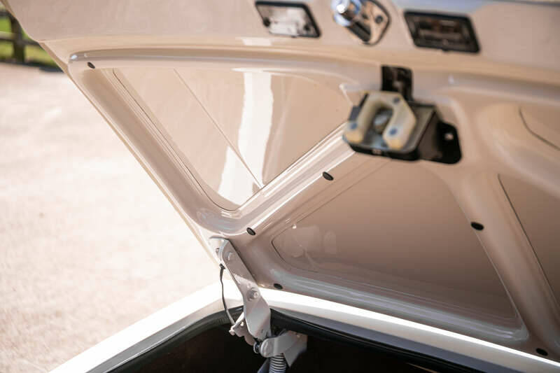 Image 35/47 of Triumph Stag (1975)