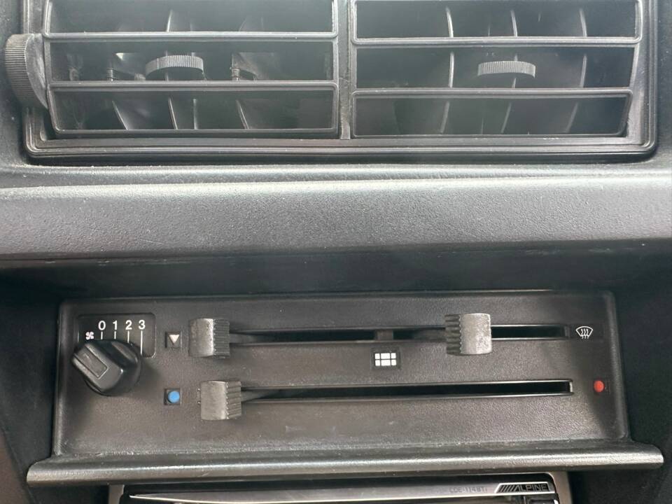 Image 34/72 of Audi Coupe GT (1985)