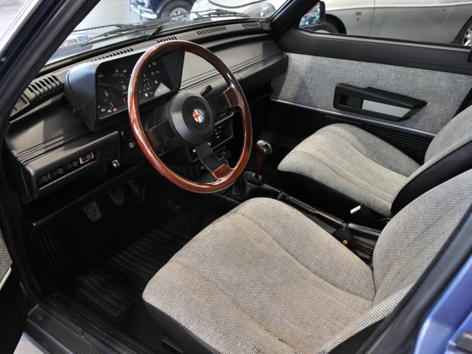 Image 18/29 of Alfa Romeo Giulietta 1.8 (1983)