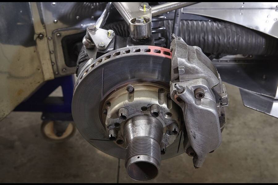Image 30/39 of Lola T280 (1972)