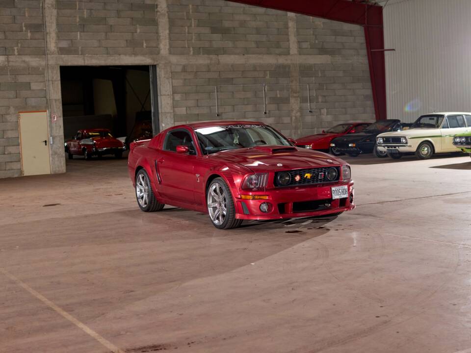 Image 17/68 of Ford Mustang GT (2005)