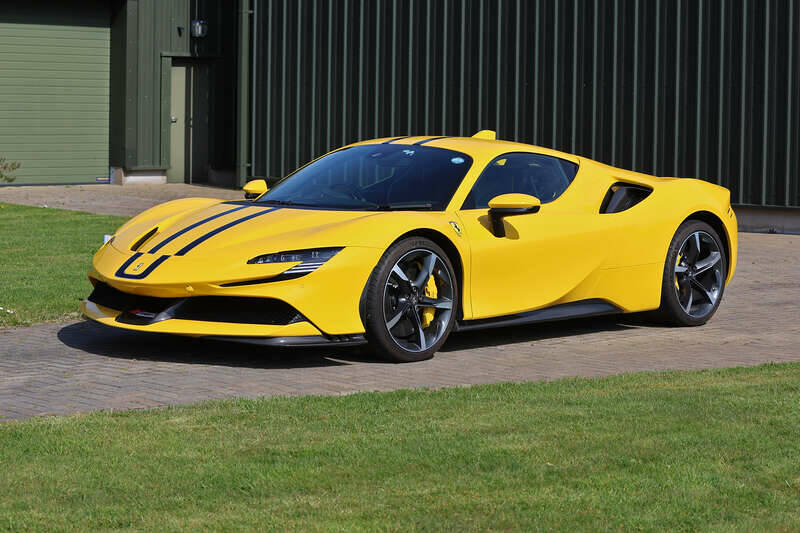 Bild 17/44 von Ferrari SF90 Stradale (2021)