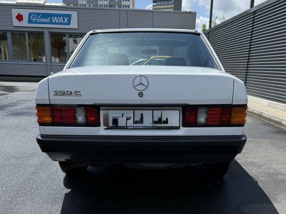 Bild 6/8 von Mercedes-Benz 190 E (1987)
