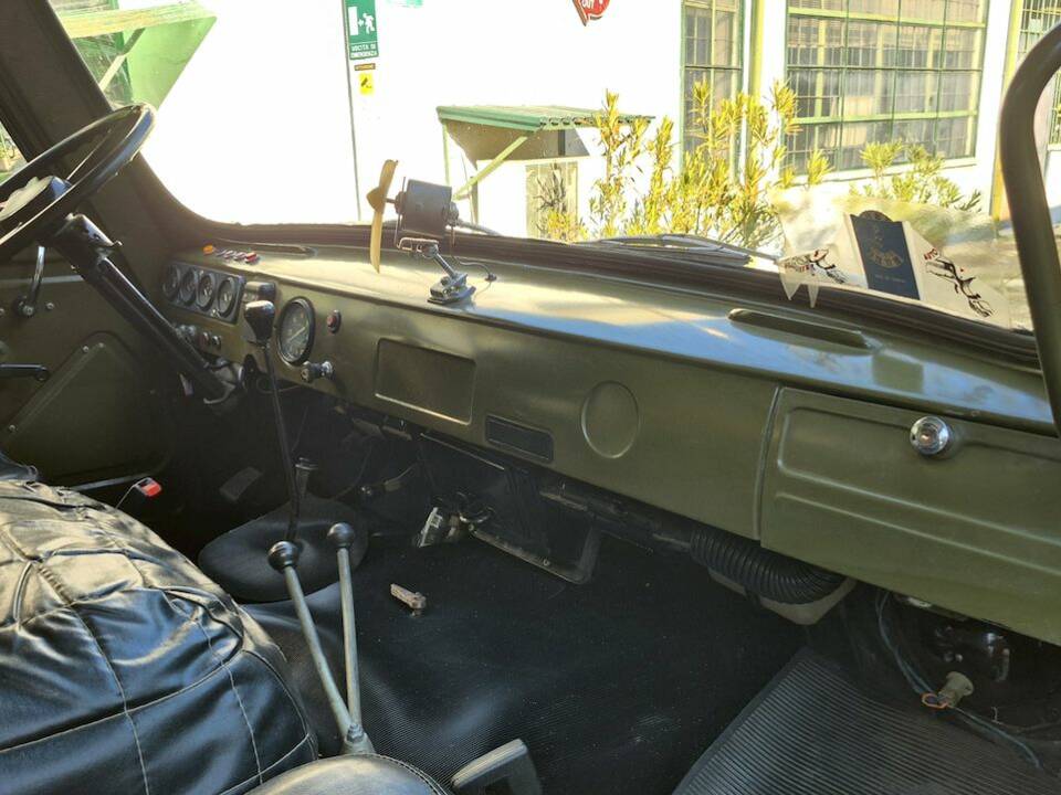 Image 30/51 of UAZ 3741 (1991)