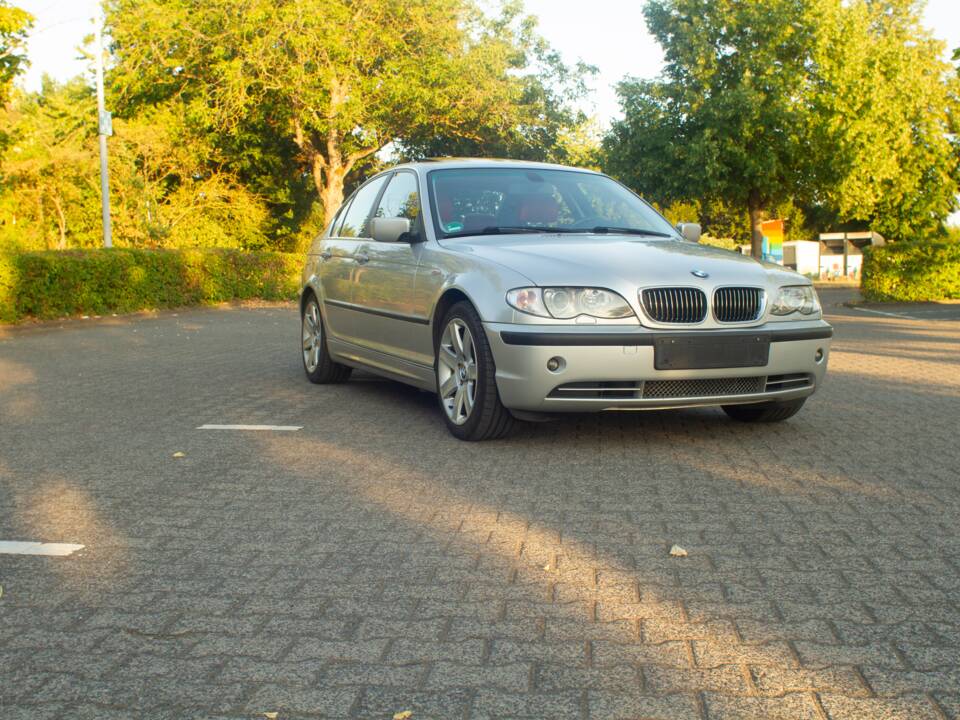 Afbeelding 18/58 van BMW 330i (2002)