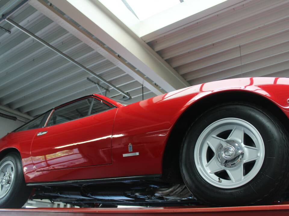 Image 8/50 of Ferrari 365 GTB&#x2F;4 Daytona (1971)