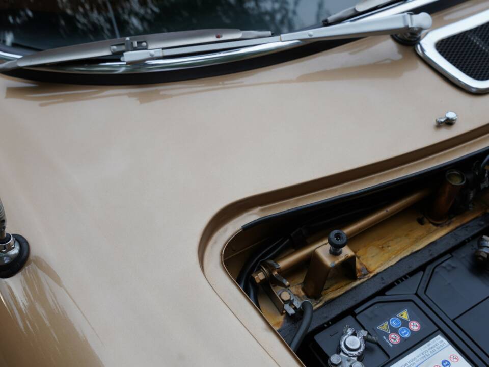 Image 16/50 de Volvo 1800 E (1972)