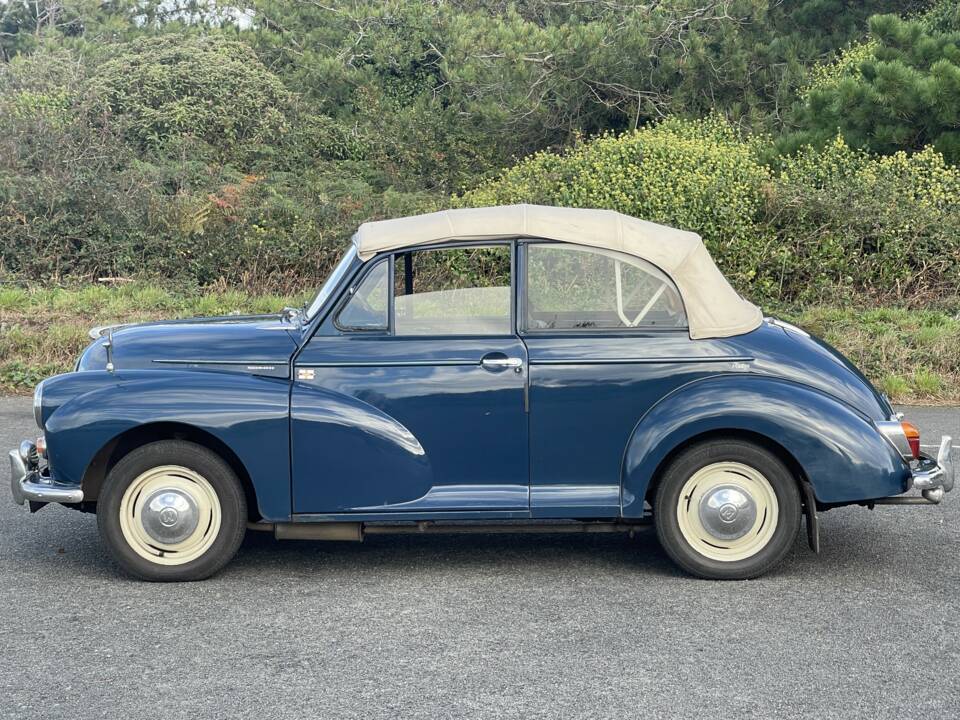 Image 2/11 of Morris Minor 1000 (1966)