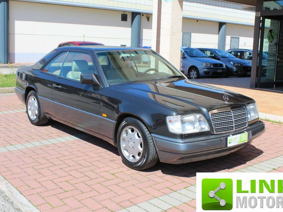 Image 3/10 de Mercedes-Benz E 320 (1993)