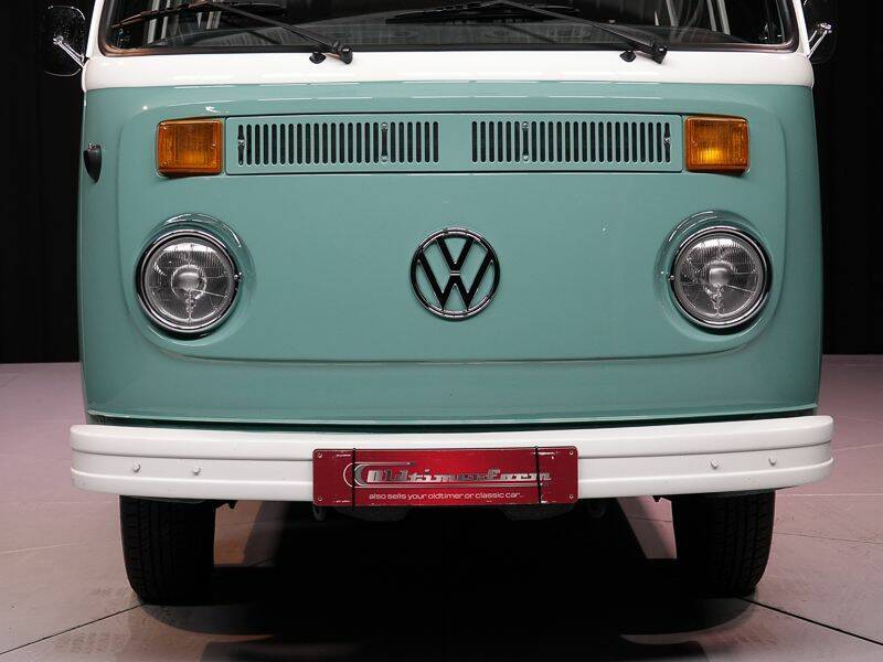 Bild 13/15 von Volkswagen T2b Kleinbus (1978)