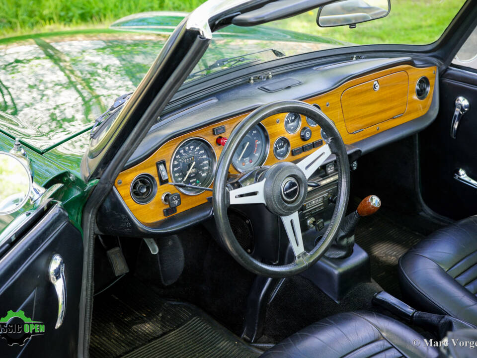 Image 7/52 of Triumph TR 6 (1973)