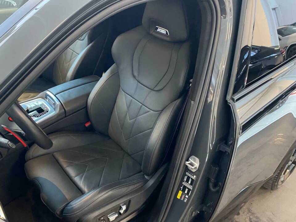 Image 5/12 of BMW XM (2024)