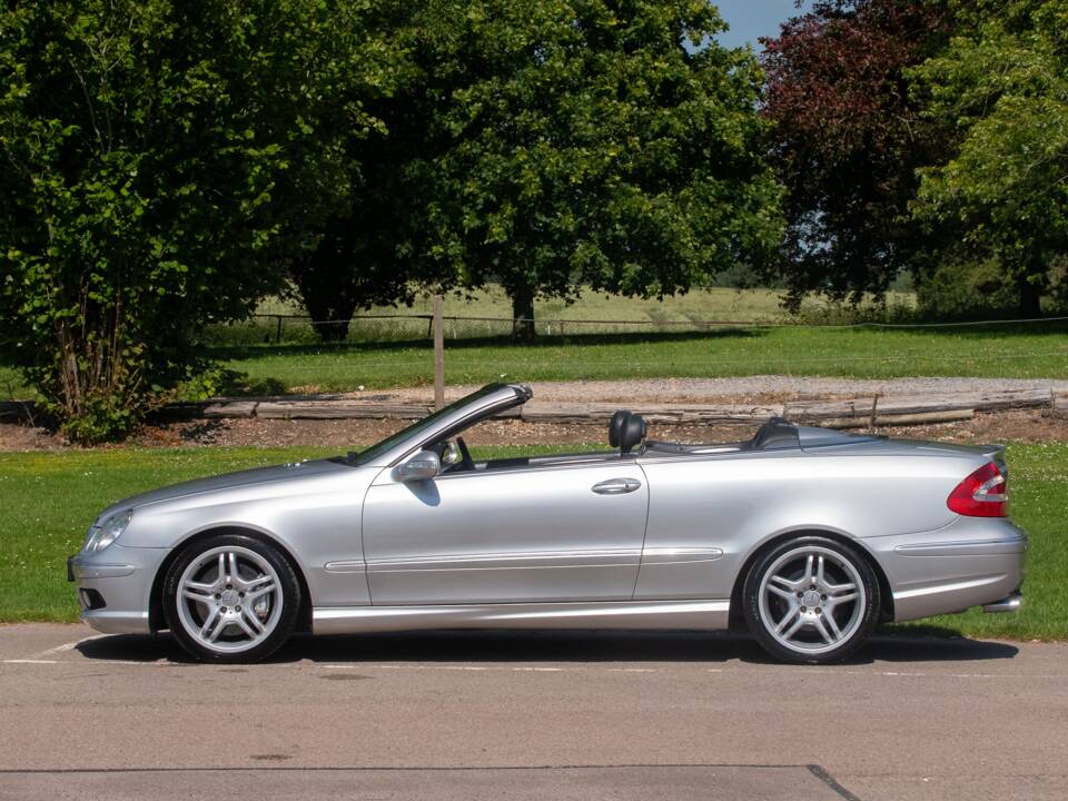Image 9/50 of Mercedes-Benz CLK 55 AMG (2003)
