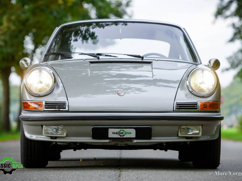 Image 2/57 of Porsche 911 2.0 (1968)