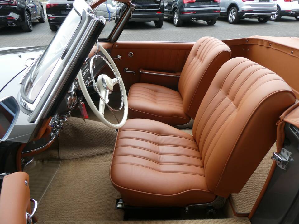 Image 10/26 of Mercedes-Benz 190 SL (1962)