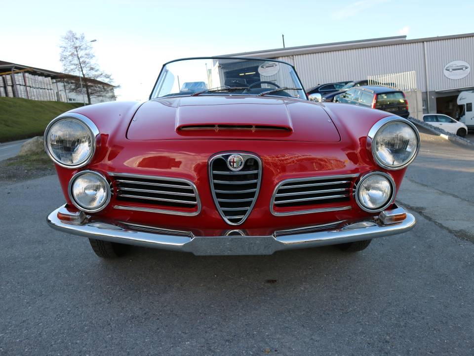 Afbeelding 4/16 van Alfa Romeo 2600 Spider (1962)