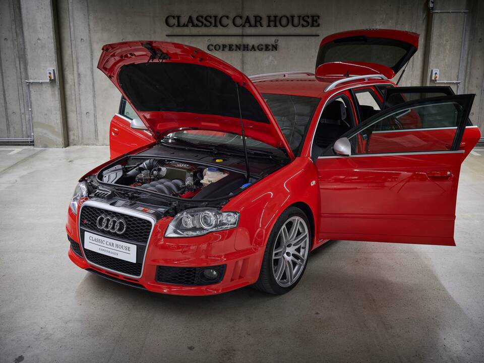 Image 15/95 of Audi RS4 Avant (2006)