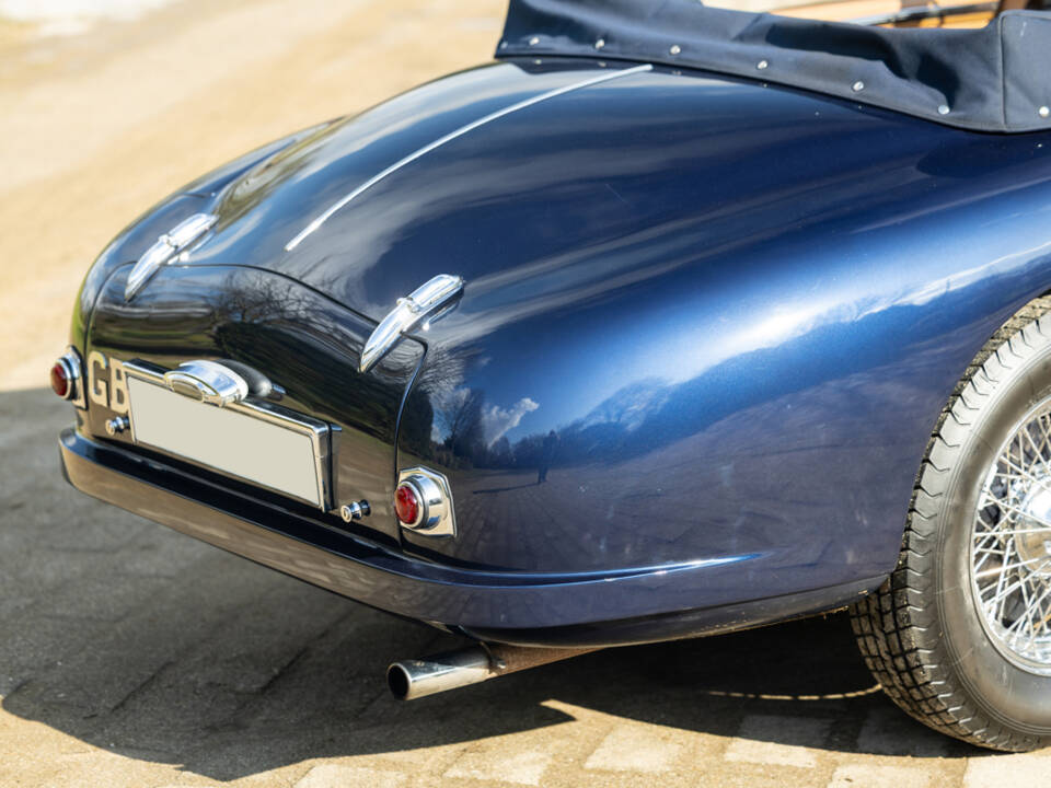 Image 42/50 of Aston Martin DB 2&#x2F;4 Mk I Vantage Convertible (1953)