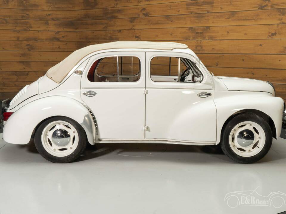 Bild 2/7 von Renault 4 CV Décapotable (1952)