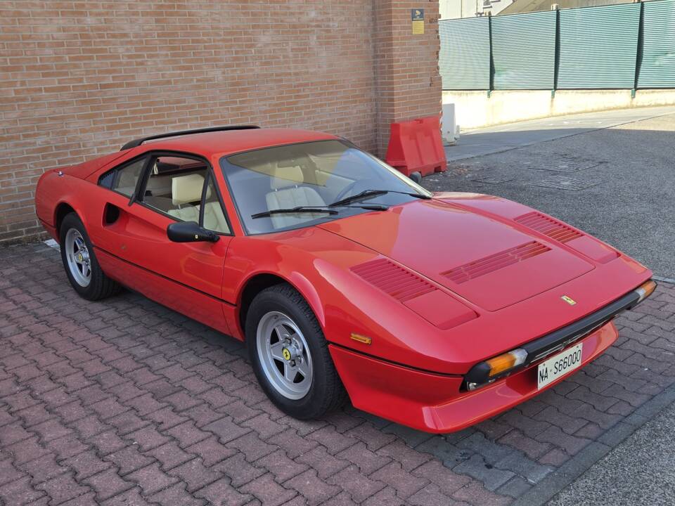 Image 42/95 of Ferrari 308 GTBi Quattrovalvole (1984)
