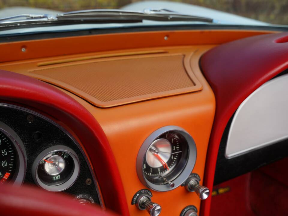Immagine 30/50 di Chevrolet Corvette Sting Ray (1963)