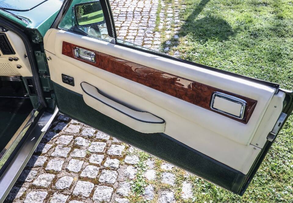 Image 30/30 of Aston Martin V8 EFi Volante (1989)