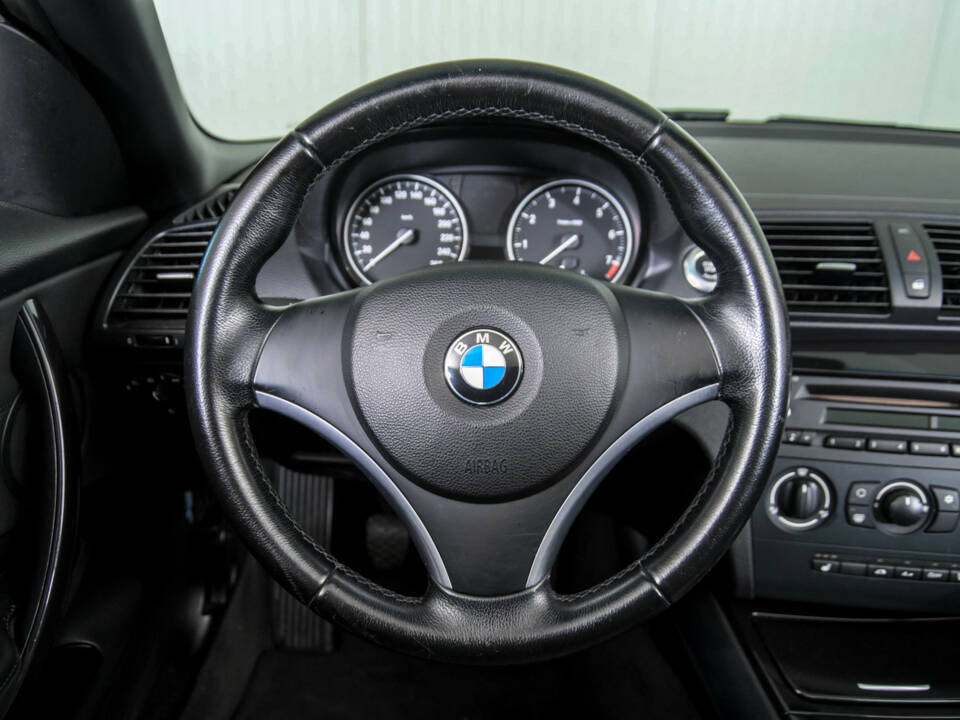 Image 8/50 of BMW 120d (2008)