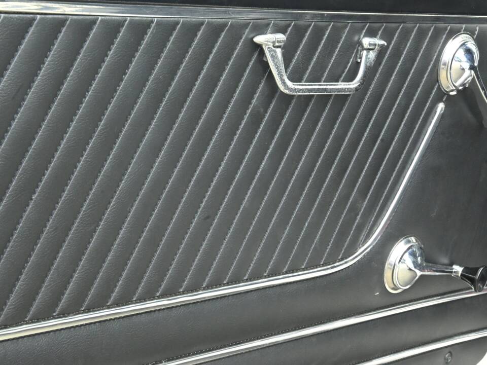Image 29/66 of Alfa Romeo 1750 Spider Veloce (1968)