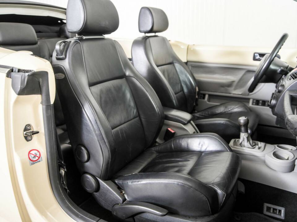 Imagen 14/48 de Volkswagen New Beetle 1.6 (2004)